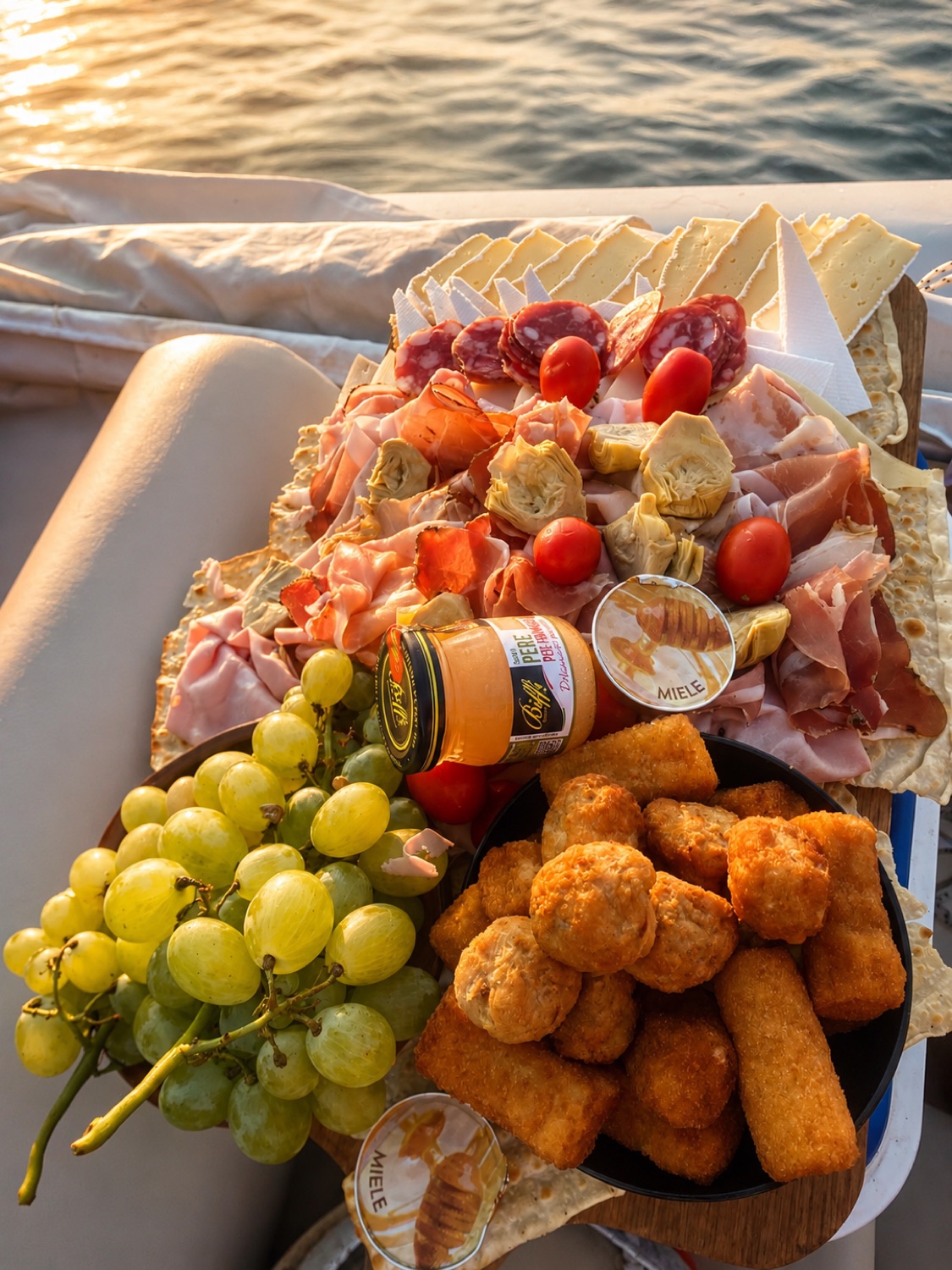 Tagliere per aperitivo a bordo